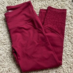 Victoria Sport Knockout Capri Leggings